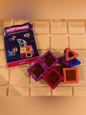 Magformers Magnetic Building Tiles